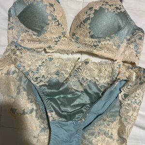 New Japan bra/ Elegant Lace Lingerie Set in Blue and Cream